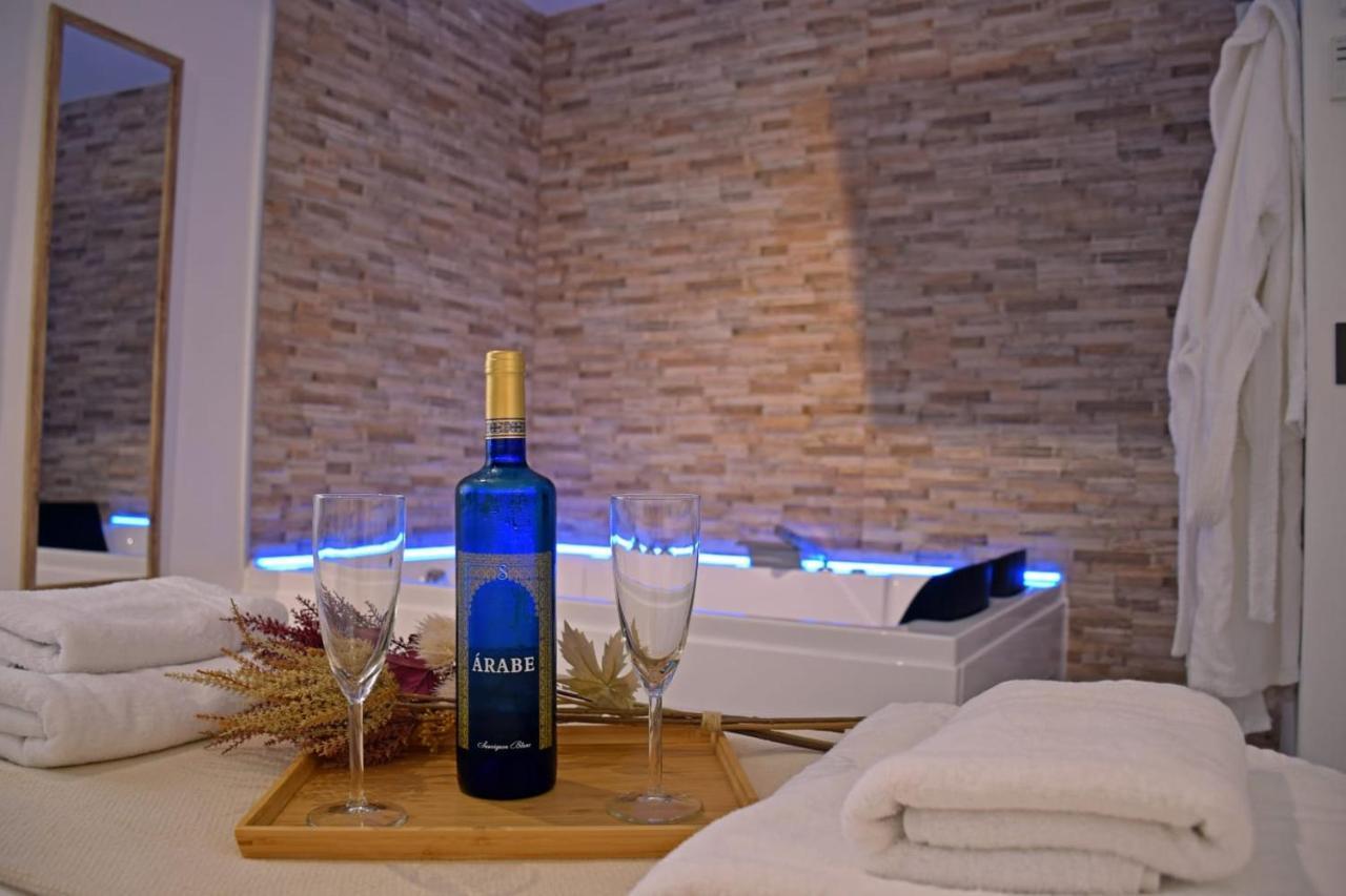 Alojamientos Lola, Suite Con Jacuzzi Benalup-Casas Viejas Ngoại thất bức ảnh
