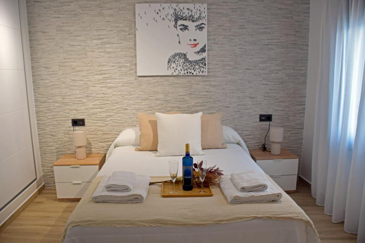Alojamientos Lola, Suite Con Jacuzzi Benalup-Casas Viejas Ngoại thất bức ảnh